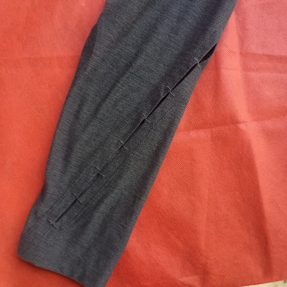 PINK Victoria's Secret Gray Leggings for Everyday Comfort - Picture 7 of 13